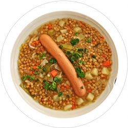 Linsensuppe mit Bockwurst