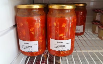 Soljanka (säuerlich-scharfe Suppe)